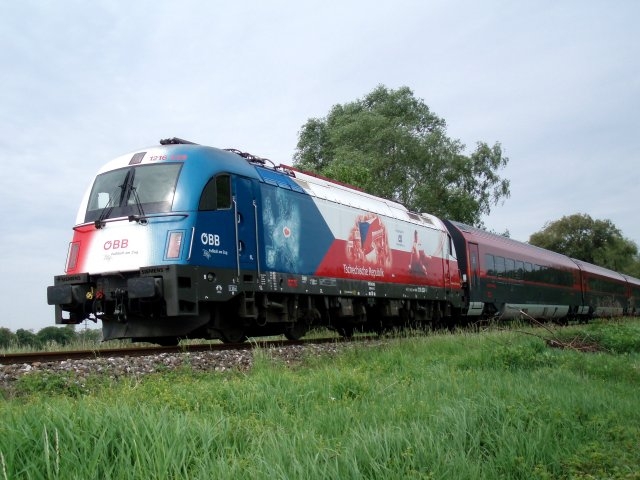 Lokomotiva - vlak