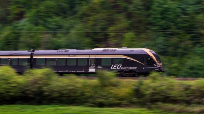Vlak Leo Express